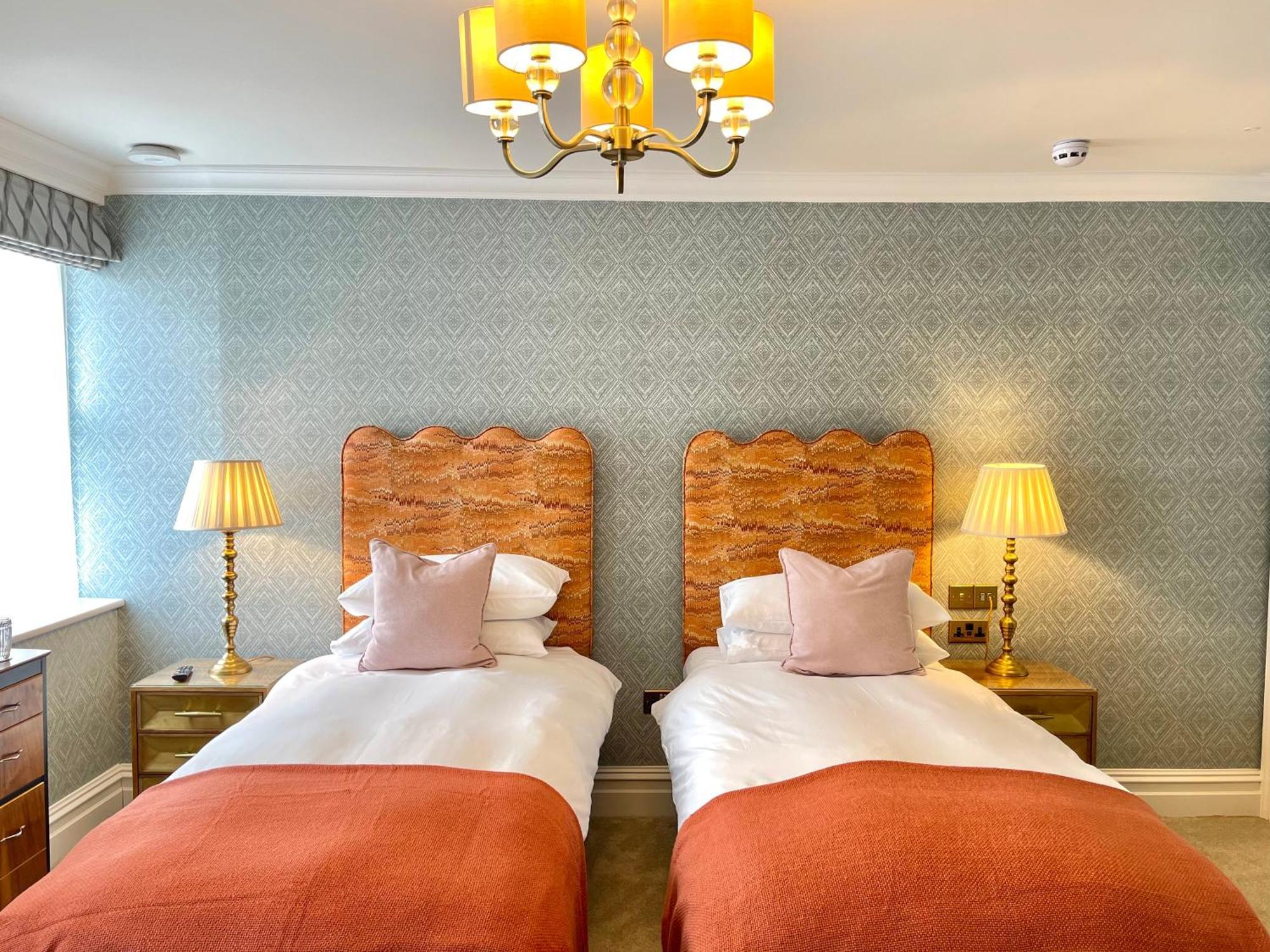 Old Town House By Ezestays, In The Heart Of The Old Town Hotel