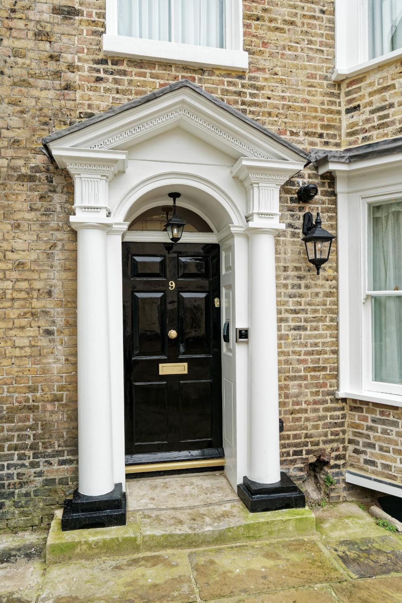 Hotel Old Town House By Ezestays, In The Heart Of The Old Town *