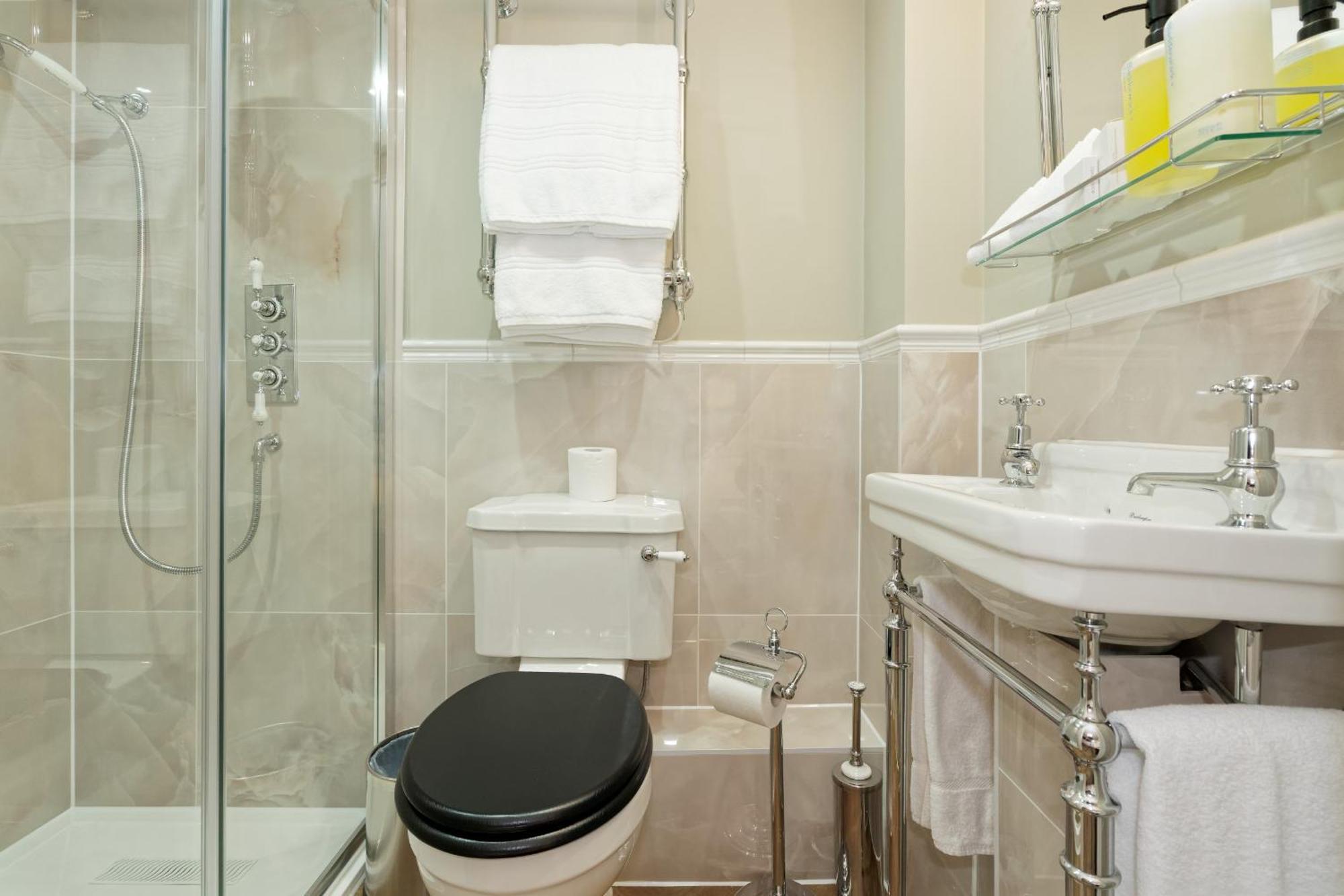 Old Town House By Ezestays, In The Heart Of The Old Town Hotel