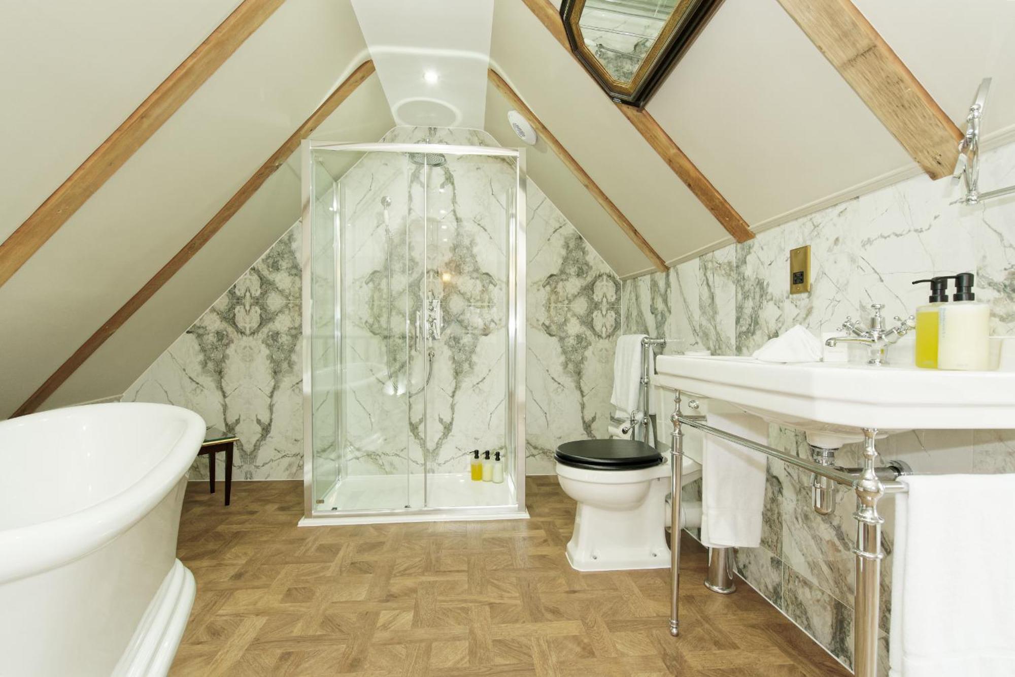 Old Town House By Ezestays, In The Heart Of The Old Town Hotel *