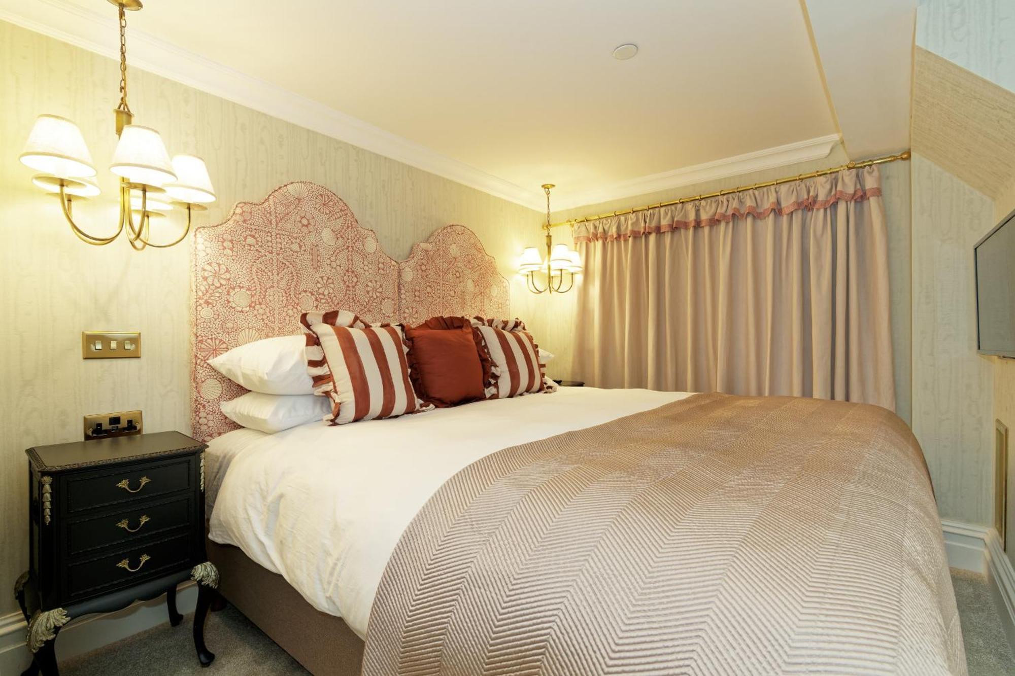 Hotel Old Town House By Ezestays, In The Heart Of The Old Town *