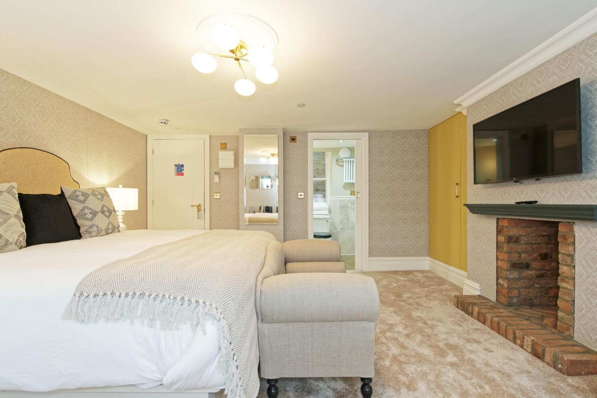 Old Town House By Ezestays, In The Heart Of The Old Town *