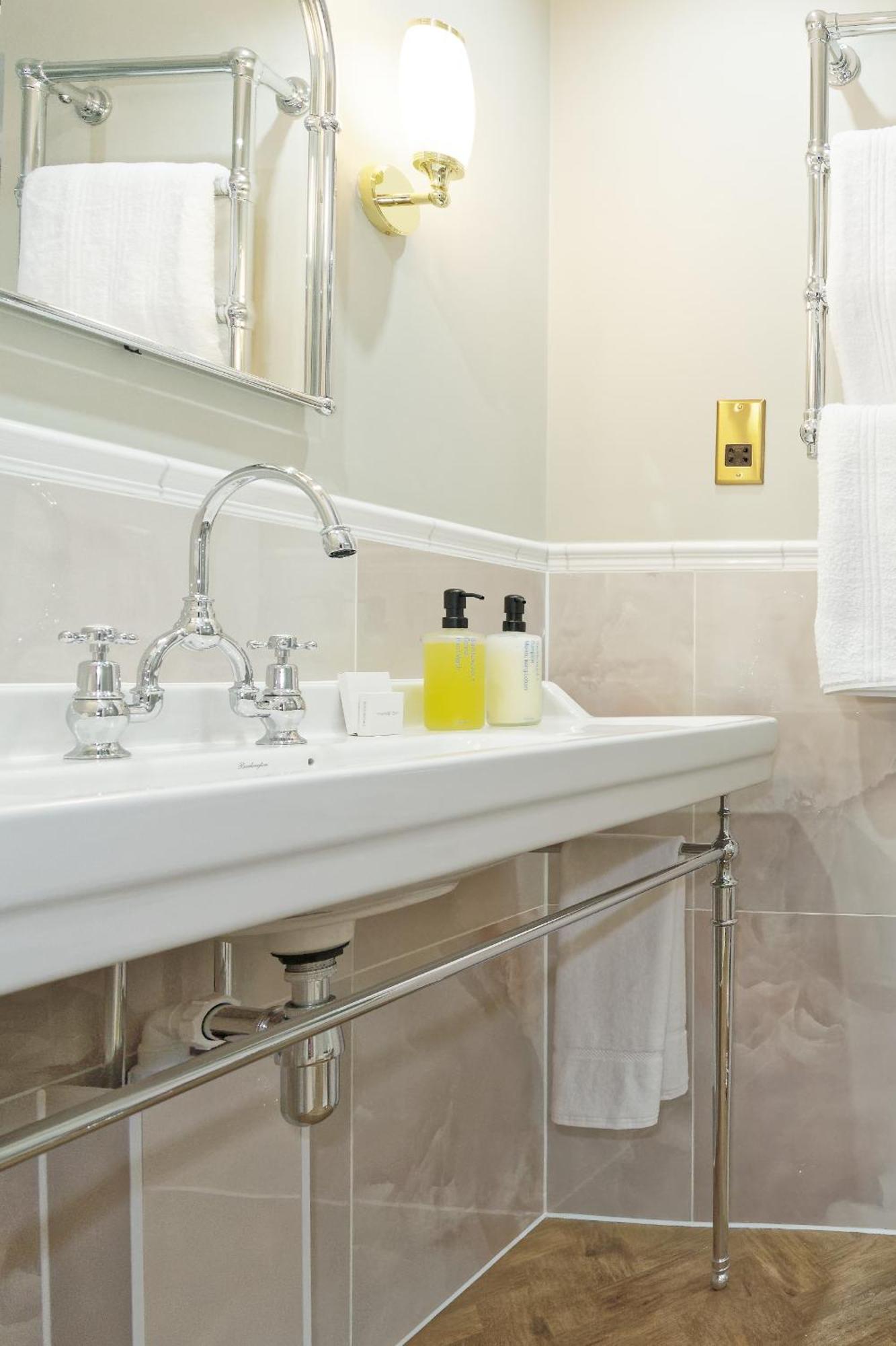 Hotel Old Town House By Ezestays, In The Heart Of The Old Town *