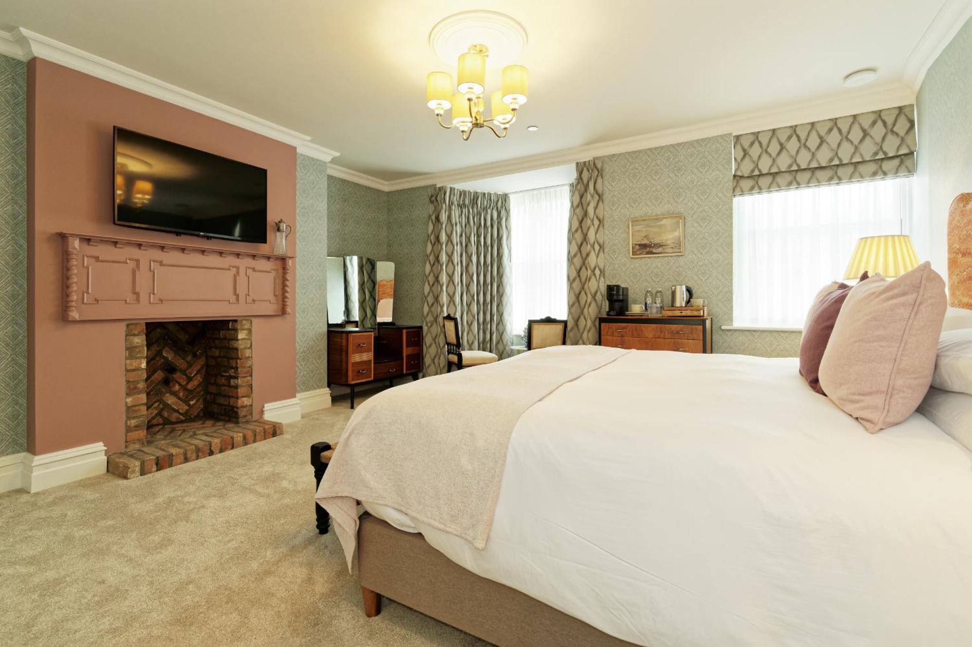 Old Town House By Ezestays, In The Heart Of The Old Town Hotel *