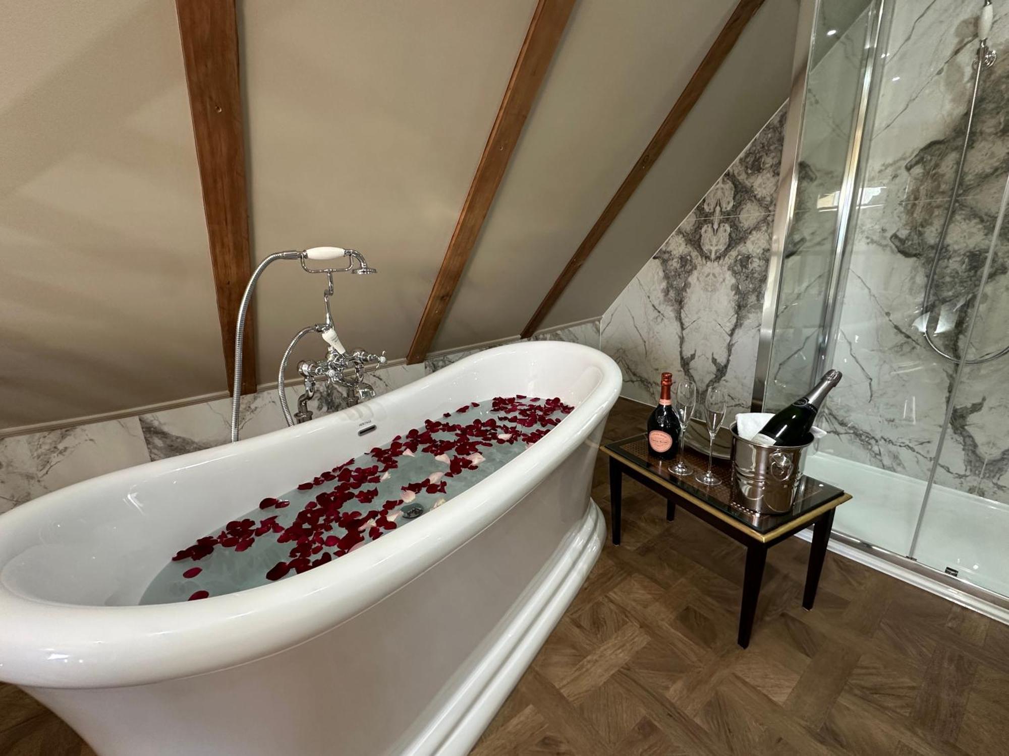 Hotel Old Town House By Ezestays, In The Heart Of The Old Town